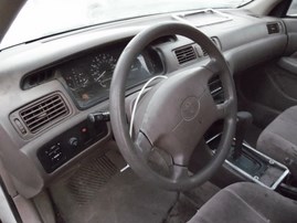 1998 TOYOTA CAMRY LE WHITE 2.2L AT Z18437